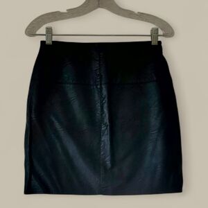 Black Faux Leather‎ Missguided Zipper Mini Skirt Size 6 Women